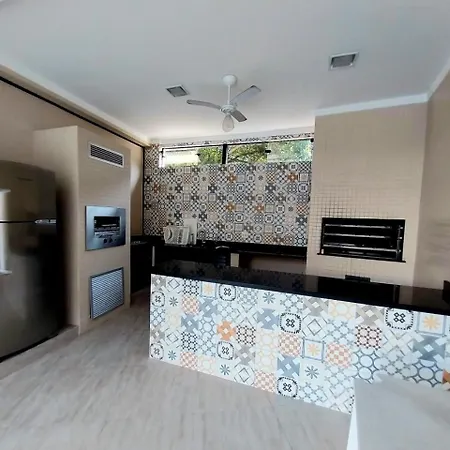 Amplo apartamento Enseada-2
